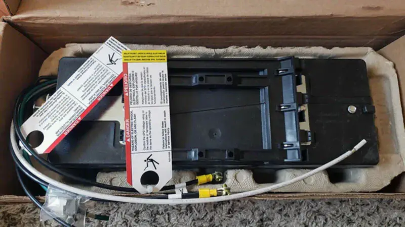 Schneider SSP02BIA12PBQ1 ΣΥΣΚΕΥΗ ΠΡΟΣΤΑΣΙΑΣ ΥΠΕΡΤΑΣΕΩΝ
