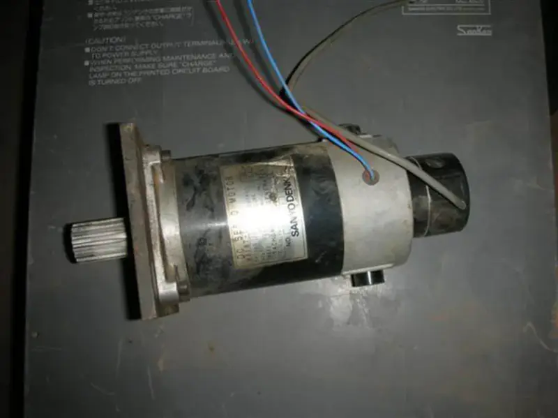 SANYO DENKI DC SERVO MOTOR M318T-031