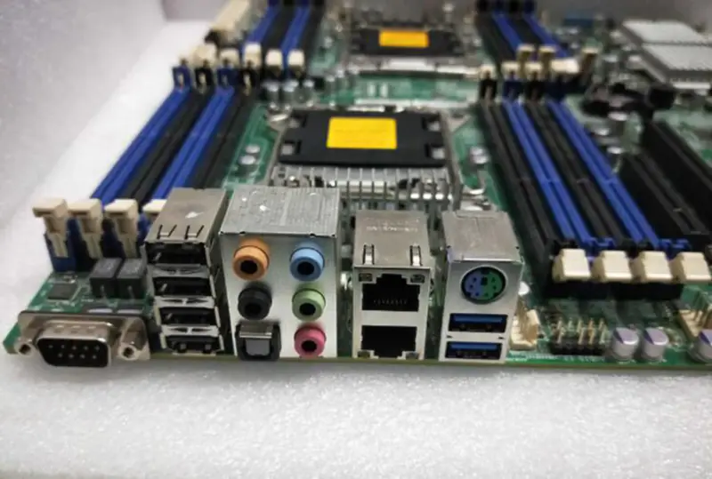 Μητρική πλακέτα διακομιστή SuperMicro X9DA7