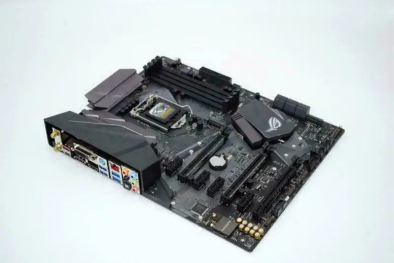 Μητρική πλακέτα Asus STRIXZ270EGAMING