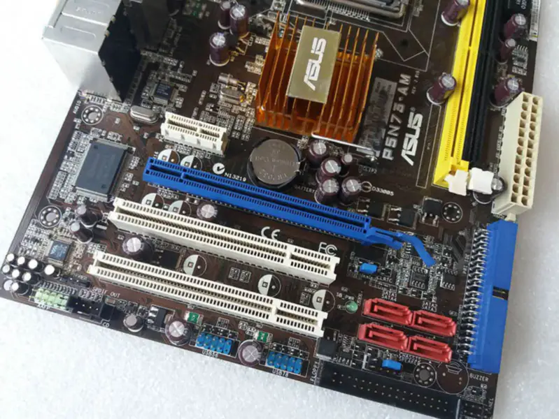 Μητρική πλακέτα Asus P5N73-AM
