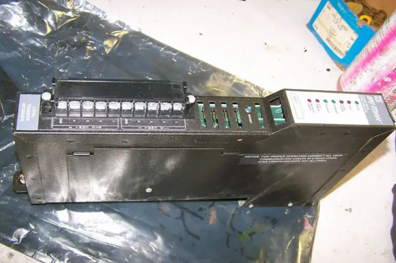 ΤΕΤΡΆΓΩΝΟ D 8030CRM230