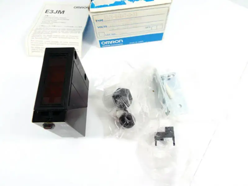 Φωτοηλεκτρικός αισθητήρας OMRON E3JM-R4R4T-G-33
