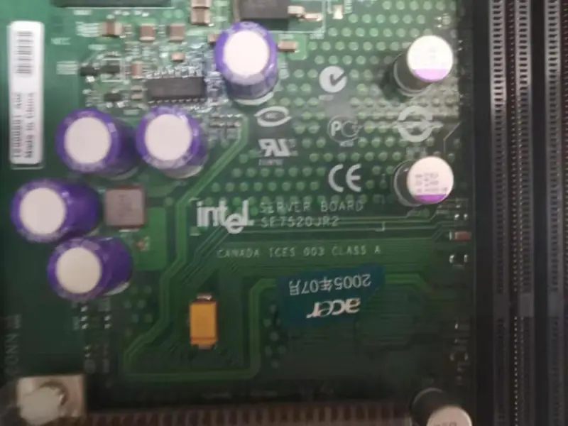 Μητρική πλακέτα Intel SE7520JR2