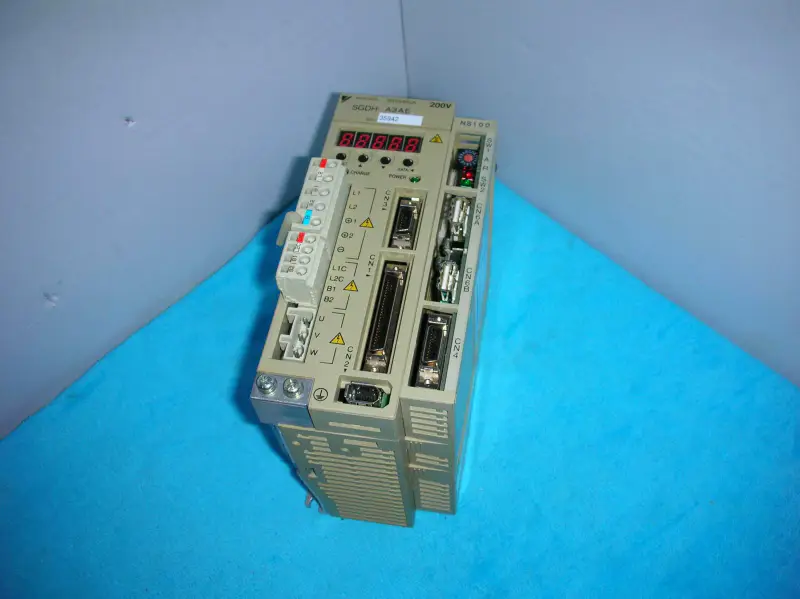 YASKAWA SGDH-A3AE+JUSP-NS100