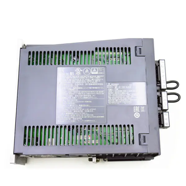 750W ελεγκτής CNC και μικροϋπολογιστές καθολικών σερβομηχανισμών Mitsubishi MR-J4-70B-RJ020