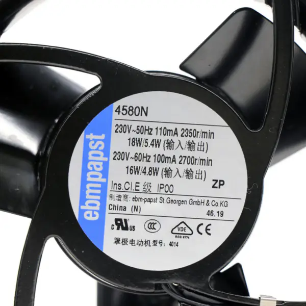 119 x 119 x 38mm 230 V AC ροή αέρα 123m3 / h 2350 rpm 4580N Ρουλεμάν με έδρανο ebm papst ανεμιστήρα ψύξης
