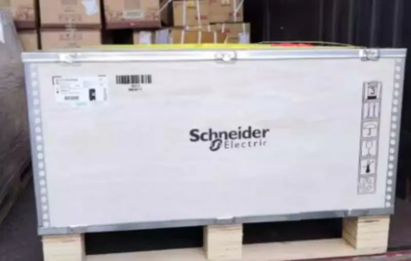 Schneider ATV71HC28N4 inverter