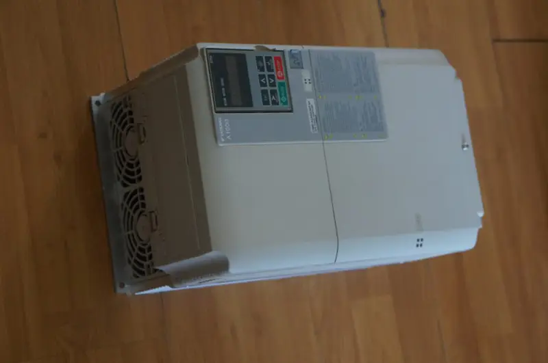 Yaskawa A1000 CIMR-AU4A0044FAA Μονάδα μεταβλητής συχνότητας Yaskawa A1000 CIMR-AU4A0044FAA