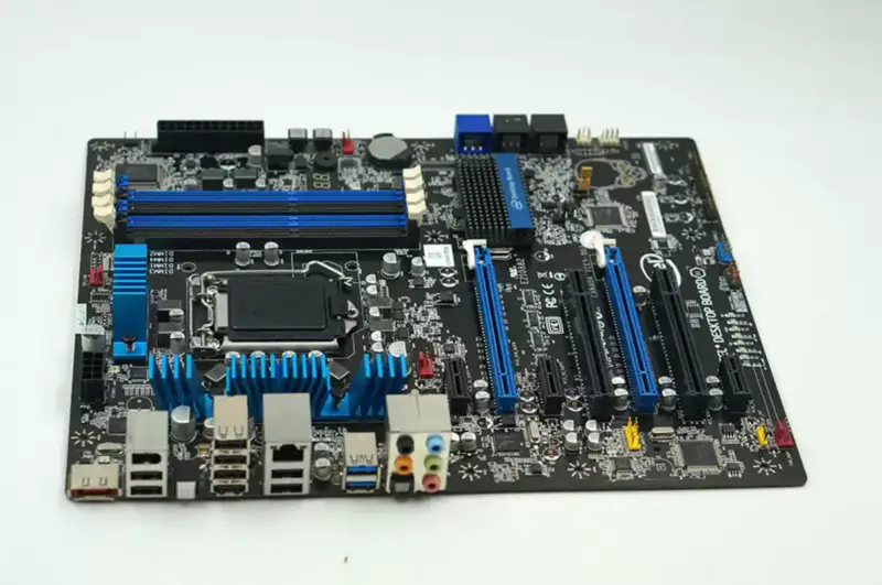 Βιομηχανική μητρική πλακέτα Intel DP67BG LGA 1155 DDR3
