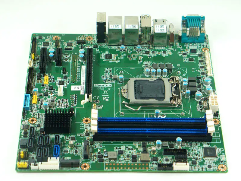 Μητρική πλακέτα Advantech AIMB-586