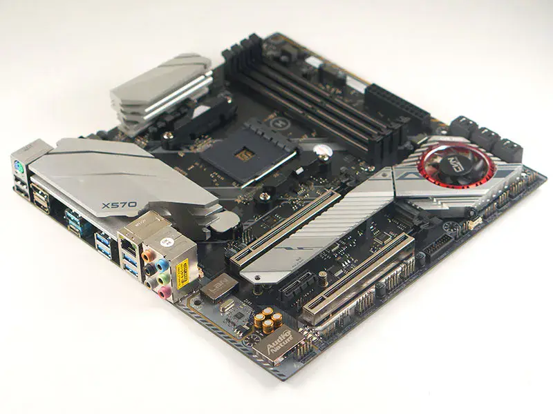 Πολύχρωμη μητρική κάρτα CVN X570M GAMING PRO V14