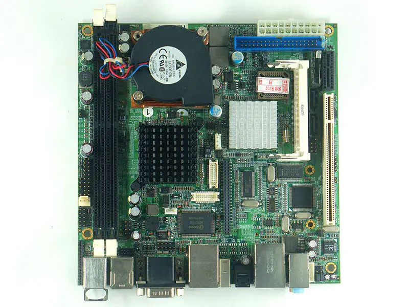 Μητρική πλακέτα IBASE MB899HF