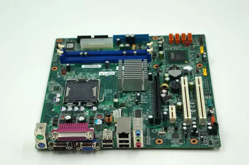 Μητρική πλακέτα Lenovo G31T-LM V1.0 T4900V M6900 45C2882 53Y3282