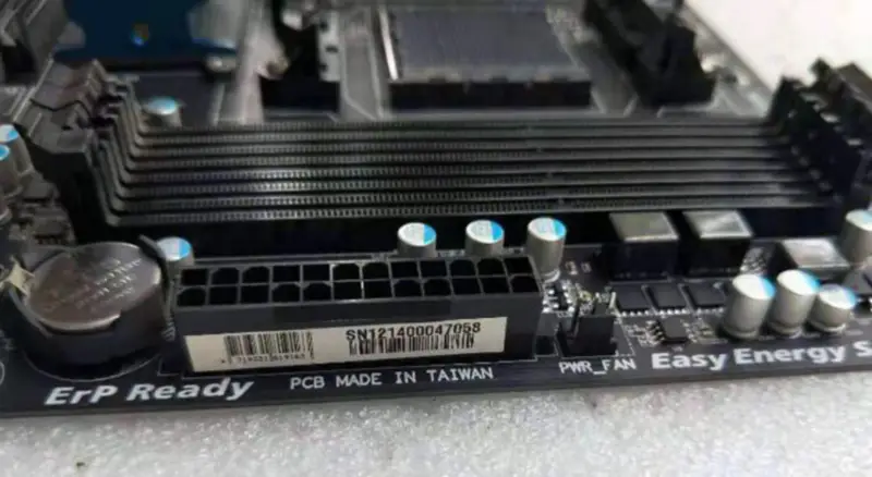 Μητρική κάρτα Gigabyte GA-990FXA-UD5 AM3+ DDR3