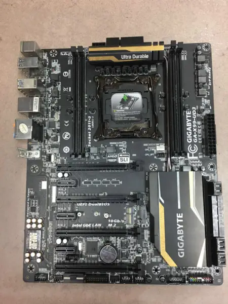 Μητρική πλακέτα Gigabyte GA-X99-UD3