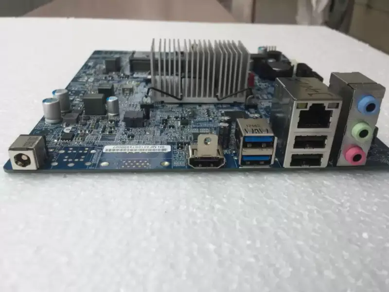 Μητρική πλακέτα ECS GLKD-EM J4005U/EMCC64G 17X19