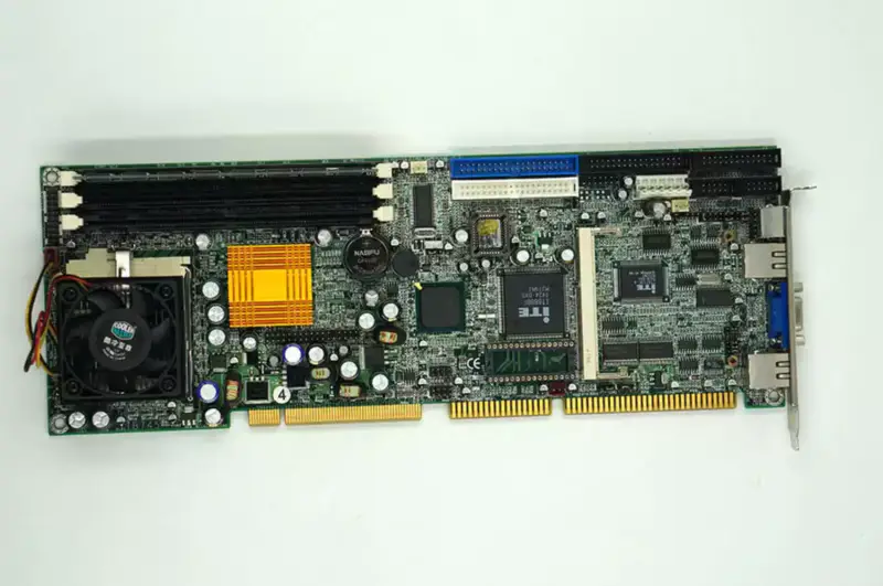 Βιομηχανική μητρική πλακέτα Ibase IB745 με CPU RAM και FAN
