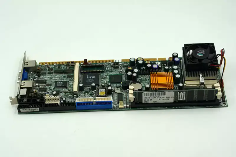 Βιομηχανική μητρική πλακέτα Ibase IB745 με CPU RAM και FAN