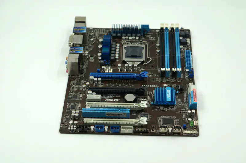 Μητρική πλακέτα Asus P8B WS