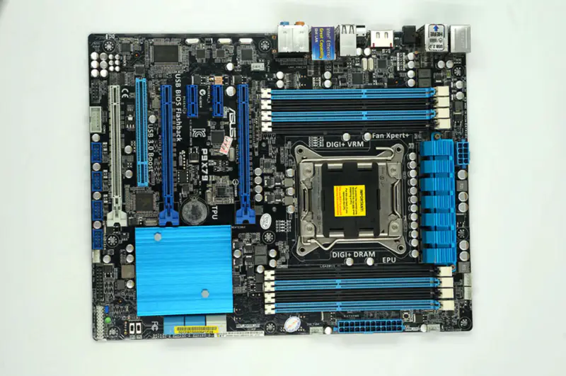 Asus P9X79 Μητρική πλακέτα επιτραπέζιων υπολογιστών X79 Socket LGA 2011 Core i7 DDR3 64G ATX UEFI BIOS