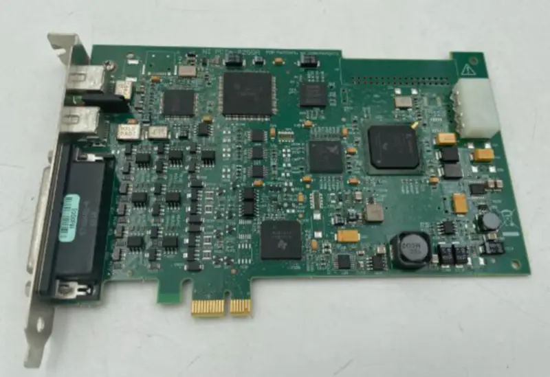 Κάρτα DAQ NI PCIe-8255R με διασύνδεση 1394B