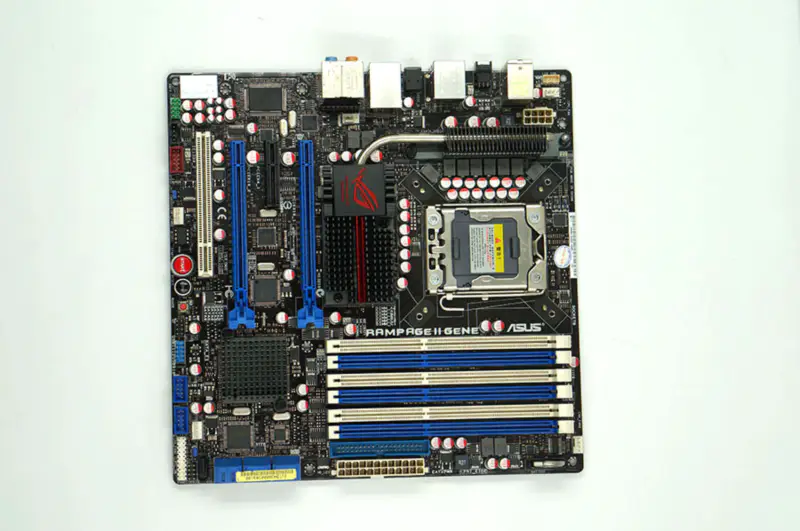 Μητρική πλακέτα Asus Rampage II Gene