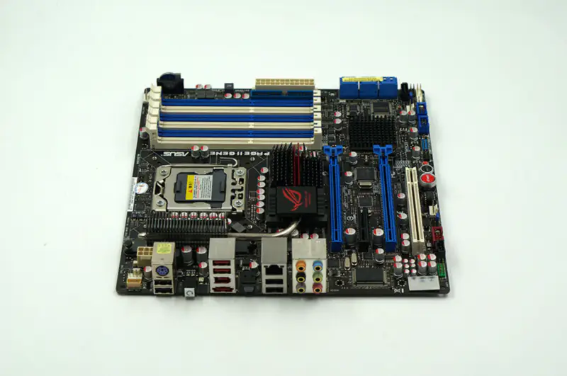 Μητρική πλακέτα Asus Rampage II Gene