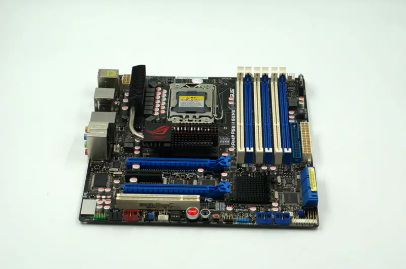 Μητρική πλακέτα Asus Rampage II Gene