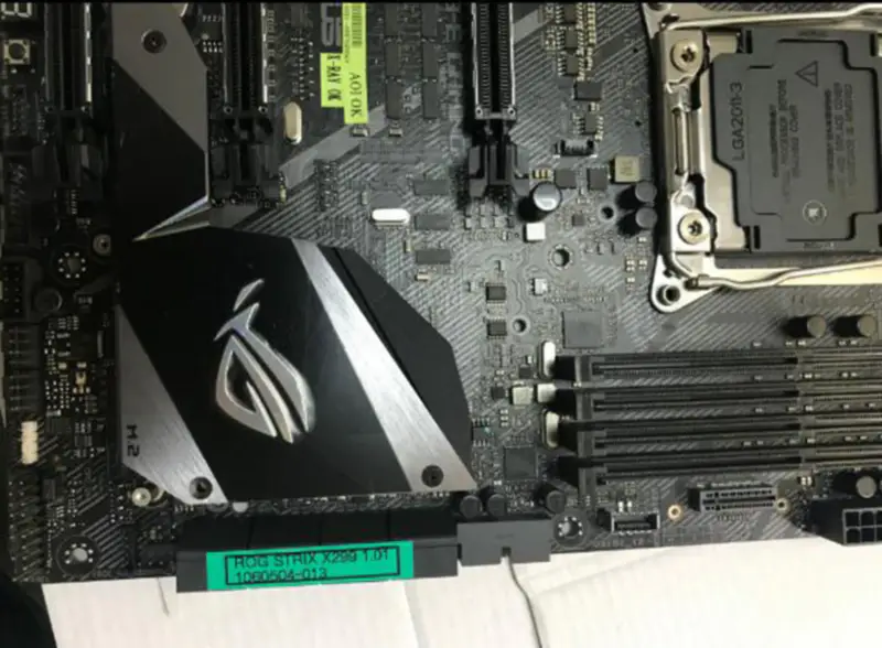 Μητρική πλακέτα παιχνιδιών Asus ROG STRIX X299-E