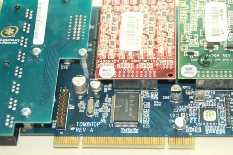 Asterisk TDM800 FXO+FXS θύρα Αναλογική κάρτα φωνής με 2 τετραπλές μονάδες