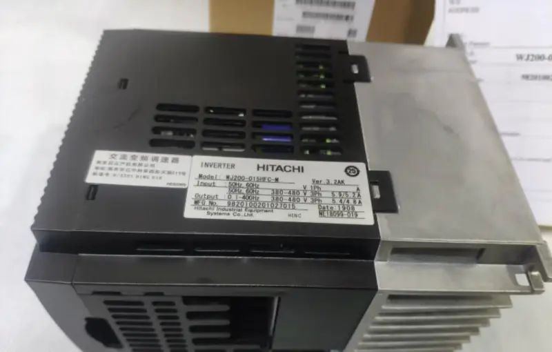 HITACHI INVERTER WJ200-015HFC-M 1.5KW ΝΈΟ
