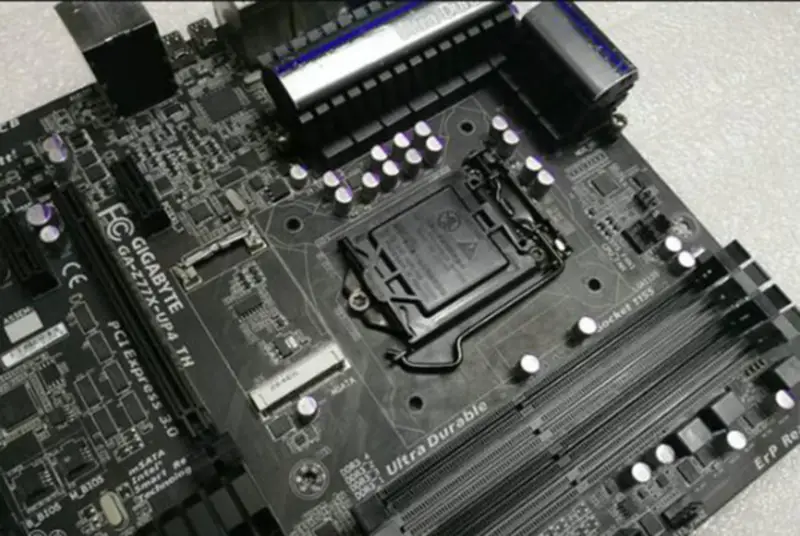 Μητρική κάρτα Gigabyte Z77X-UP4 TH